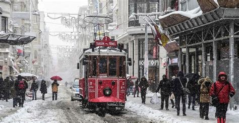 İstanbul hava durumuyla ilgili son dakika açıklaması geldi. İstanbul Valiliği'nden kar yağışı ve hava durumu uyarısı ...