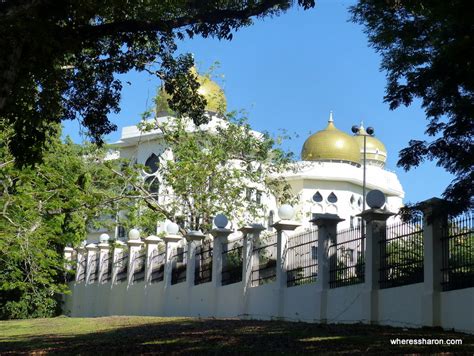 È la residenza ufficiale del sultano del perak e si trova non lontano dal fiume perak. Exploring the Best Kuala Kangsar Attractions - Family ...