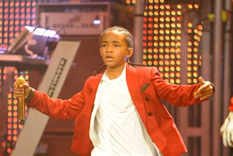 El vídeo original ha sido eliminado y lo hemos sustituido por otro similar. JADEN SMITH JOINS JUSTIN BIEBER ON STAGE