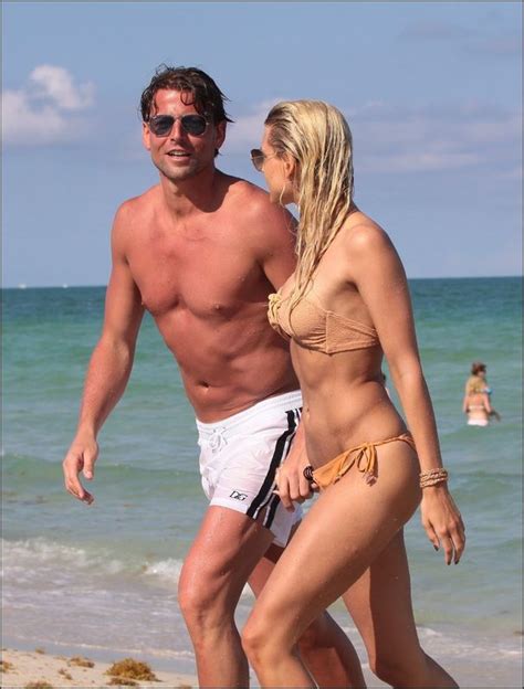 Maybe you would like to learn more about one of these? Lo Mejor del Futbol Mundial: Roman Weidenfeller y su Novia ...