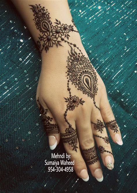 We have here hand picked over 220+ mehndi designs that can be tried on either hand or both hands. Pin by Sumaiya Waheed on Beautiful small Henna tattoo ...