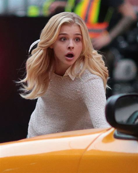 It's an amazing story and one that adds an extra level on context to brain on fire. Chloe Moretz - Set of 'Brain on Fire' in Vancouver, July ...