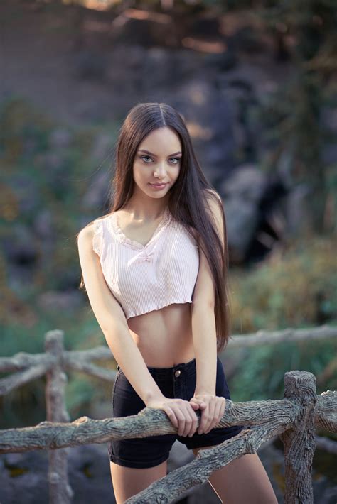 If you want to keep your hair short consider this short brunette hairstyle. brunette, women outdoors, model, looking at viewer ...
