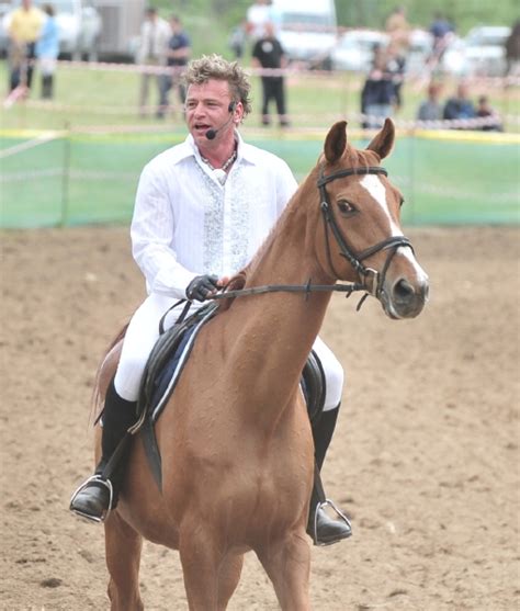 Mészáros árpád zsolt, budapest, hungary. National Gallop - Mészáros Árpád Zsolt lóhátról énekelt a ...