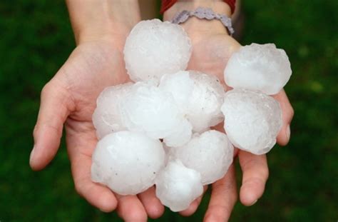 Ab heute mittag gebietsweise gewitter, örtlich drohen extreme unwetter in bezug auf starkregen und hagel über baden weiterlesen. Unwetter in Baden-Württemberg: Hagelfliegern steht ein ...