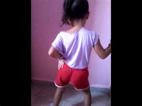 #meninas_dancando | 1.8k people have watched this. Funkeirinha de 6 anos | Menina dançando, Menina, Dança