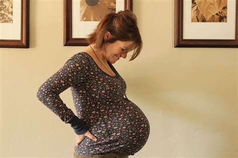 Dengan terjadinya kehamilan menandakan bahwa pasangan suami isteri memiliki tingkat kesuburan yang baik dan hal. 9 Tanda Anda Mengandung Anak Kembar