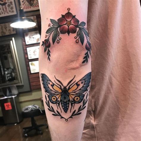 #traditional tattoo #tattoos #leg tattoo #knee tattoo #skulltattoo #coffintattoo #spiderweb #spiderwebtattoo #elbowtattoo #sleeve tattoo #black work #tattoo #ink #inked #tattooed #tattooed. Sleeve tattoos #Sleevetattoos | Elbow tattoos, Tattoos, Knee tattoo