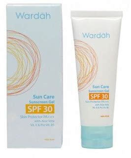 Usapkan tipis merata ke seluruh wajah dan leher 15 menit sebelum melakukan aktivitas di luar ruangan. Wardah Sunscreen Gel spf 30 Review dan Harga Terbaru ...