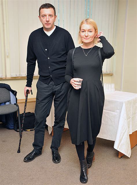 У него в фильмографии как актера более 10 ролей в фильмах и сериалах. Толстоганова не отходит от больного мужа :: Шоу-бизнес ...