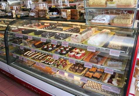 It is known for its implication in the sponge diving industry and its strong greek presence. Hellas Bakery, Tarpon Springs - this bakery is sinful ...