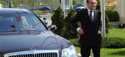 Un maybach pe care a platit, potrivit propriilor afirmatii, 500.000 de euro. Gigi Becali Maybach - Umilinta Maxima Pentru Gigi Becali ...