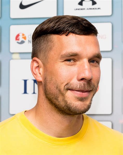 News von und mit lukas podolski. Lukas Podolski - Wikipedia