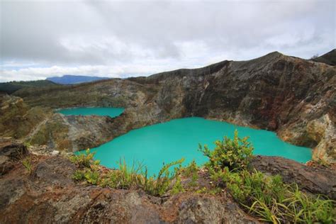 The site owner hides the web page description. Indonesia Lakes of Mount Kelimutu