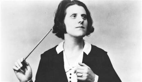 Her birthday, what she did before fame, her family life, fun trivia facts, popularity rankings, and more. La directora de orquesta, Antonia Brico (1902-1989)