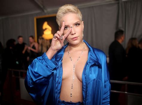 Who is halsey dating now? Halsey is bringing back one of the most divisive '90s ...