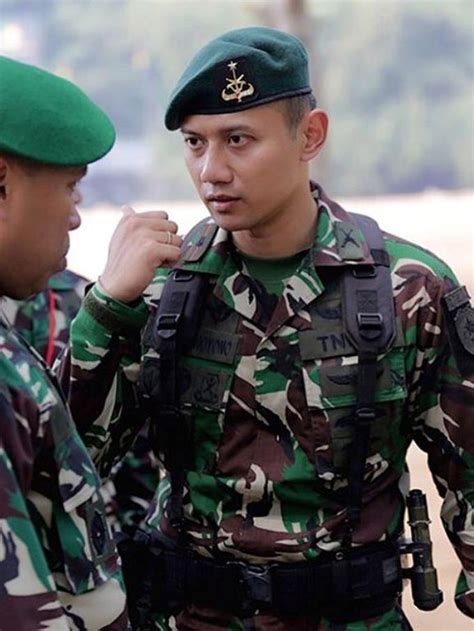 10 Potret Gagah Agus Yudhoyono Saat Masih Berseragam TNI AD - Lifestyle Fimela.com