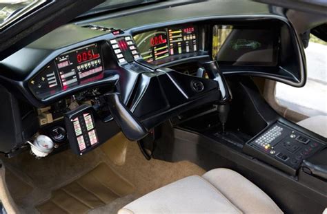 Comme pour les précédentes voitures issues de collaborations avec d'autres licences (batman, jurassic park k2000 n'a pas de bande rouge sur le bas. David Hasselhoff vend sa voiture de K2000 aux enchères ...