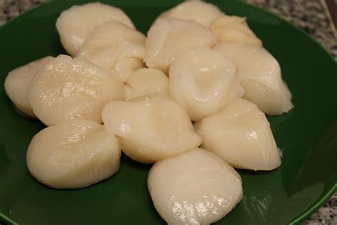 The potatoes are thinly sliced peel on or peel off. Matt Likes to Cook - Matt Likes to Eat: Seared Scallops ...