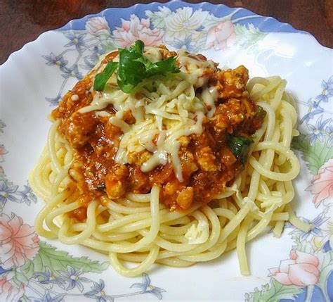 My super simple spaghetti bolognese is the perfect dinner for any night of the week and will wow your family or guests. Dari Dapur Rin @ Simply Sweet & Cheezy: Resepi Spaghetti ...