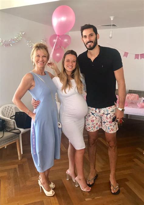 Hot and desirable wives are waiting to showcase their delightful love making skills. Omri Casspi's Hot wife Shani Ruderman (Bio, Wiki)