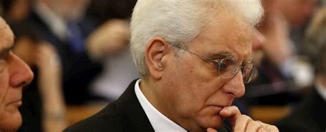 Nella classe dirigente non solo politica, ma pure economica e finanziaria, si affermano comportamenti individuali e collettivi che favoriscono la mafia. Jobs Act, "un ricatto istituzionale a Mattarella. O firma ...