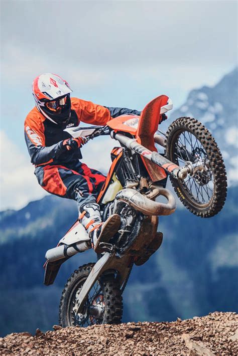 Thanks to its groundbreaking tpi (transfer port injection) technology, this extreme machine continues to reach new heights, clearly. 2019 KTM 250 (SX & Enduro) all models - Autopromag USA