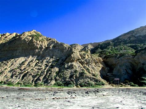 Family owned and operated since 1948, we invite you to stay with us and enjoy a relaxing vacation on the beach. Blacks Beach in San Diego: 8 Things You May Not Know | La ...