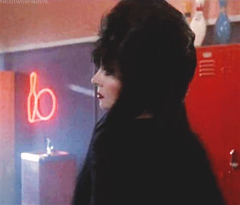 The 1988 film elvira, mistress of the dark character played by cassandra peterson. elvira mistress of the dark | Tumblr