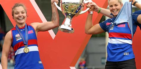 Ellie blackburn retweeted westernbulldogs aflw. Bulldogs' AFLW skipper has a win over the AFL | Chronicle