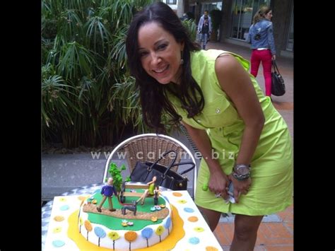 Her birth sign is leo and her life path number is 8. Flavia Dos Santos, sicóloga-sexóloga en Canal Caracol y ...