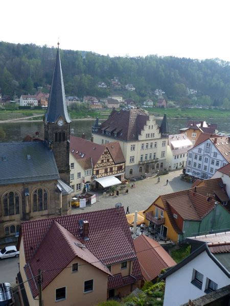 Kg marktplatz.de bietet eine alternative für den einkauf im internet. Blick von der Befestigungsanlage auf den Marktplatz von ...