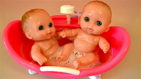 Baby doll bath time mainan anak boneka bayi mandi sabun let's play jessica subscribe the letsplay family. Lil' Cutesies Dolls Bathtub Unboxing Play -Baby Dolls ...