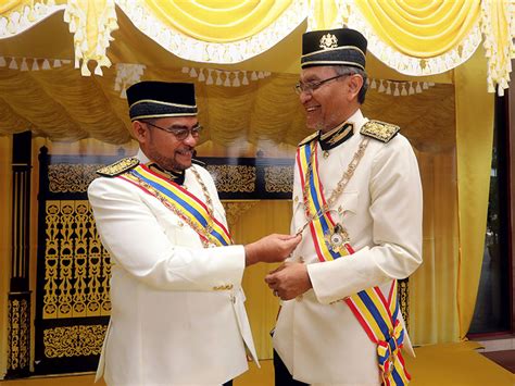 Beliau yang kali pertama berucap selepas memegang. 5 Menteri Antara 419 Penerima Darjah Kebesaran Melaka ...