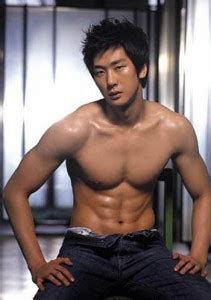 He began his entertainment career as a model, then turned to acting. South Korean Actor - Ji-ho Shim | Lelaki Malaysia