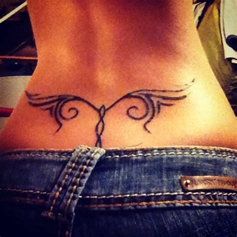 Girls greatly enjoy having tattoos at the lower back as it gives them a feeling of sexuality. Great Ideas For Lower Back Tattoos For Girls (40 Examples)