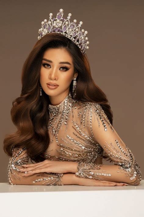 Hoa hậu khánh vân lọt top 21 hoa hậu hoàn vũ (miss universe). Hoa hậu Khánh Vân khoe vẻ đẹp gợi cảm theo phong cách ...