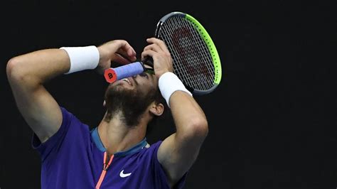 Karen abgarovich khachanov is a russian professional tennis player. Карен Хачанов проиграл Маттео Берреттини на трех тай ...