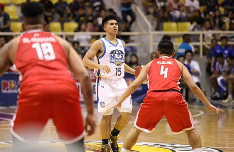 Ravena 2011'de ateneo için oynuyor. More than the duel with Parks, Ravena glad to help NLEX ...