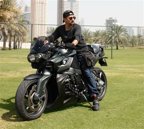 Bmw k1300r, much famous as the bike that was used by aamir khan in dhoom 3, is a. BMW K1300R at Dubai | カスタムバイク, バイク, 車