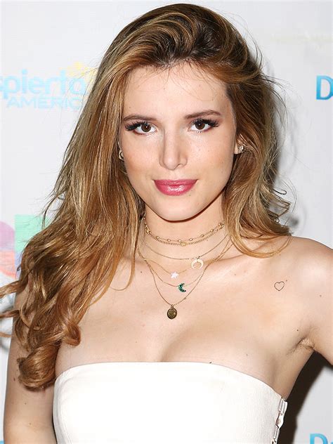 Annabella avery thorne (born october 8, 1997) is an american actress, model, singer, and director. Bella Thorne Opens Up About Her Acne Struggles, Skin ...