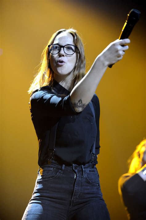 Посмотрите твиты по теме «#stefanieheinzmann» в твиттере. Stefanie Heinzmann: Night of the Proms 2016 -03 | GotCeleb