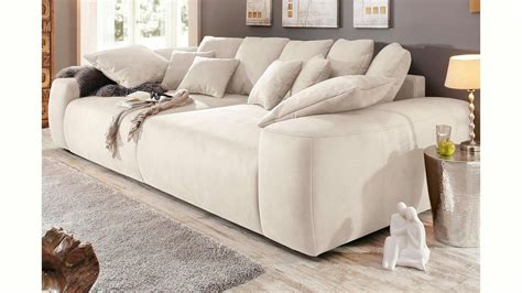 Favorite this post mar 23 free seltzer bottles. Pin von Vanessa Korb auf Wohnzimmer | Sofa design, Sofa ...
