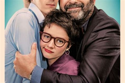 Stéphane et suzanne sont parents de trois jeunes femmes, le tableau peut sembler idéal mais stéphane n'a jamais eu de fils et a toujours rêvé d'en avoir. Le Gendre de ma vie de François Desagnat (2017) - Cine974