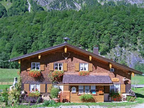 Ihr fahrzeug können sie auf kostenfreien privatparkplätzen an der unterkunft abstellen. Die Murmeleshütte bei Oberstdorf ist eine ...