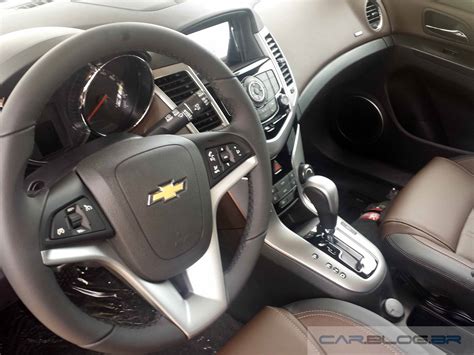In fact, it qualifies as a midsize sedan, according to the epa's rating system. Chevrolet Cruze Hatch LTZ 2015: preço e especificações