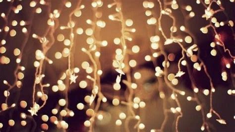 Follow the vibe and change your wallpaper every day! golden aesthetic | Tumblr | Christmas lights wallpaper ...