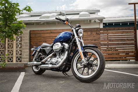 It has a 883 ccm v2 engine. Harley Davidson Sportster Superlow 2017 - Precio, fotos ...