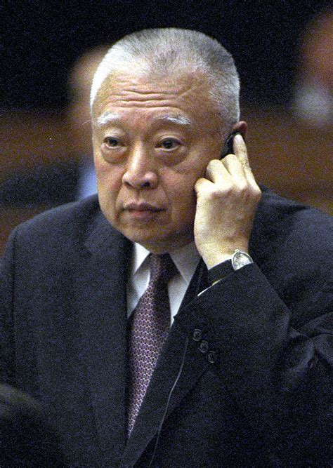 He was the first chief executive of hong kong upon the transfer of sovereignty on 1 july 1997 to 12 march 2005. 董特首港府民望顯著下跌 | 董建華 | 大紀元