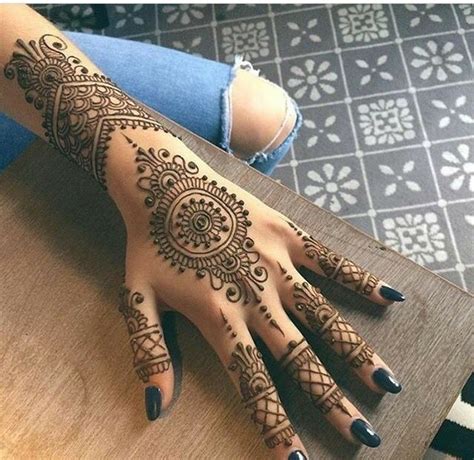 Henna by pari, cleveland heights, ohio. Pin by Emily on Tattoos | Henna tattoo designs, Henna ...